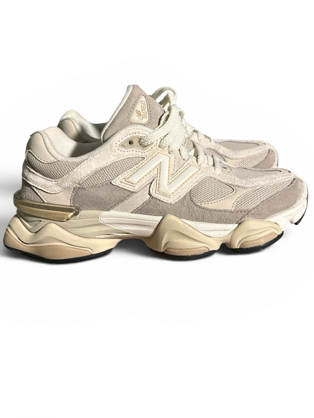 New Balance 9060 in the "Oatmeal" Size 8 Women